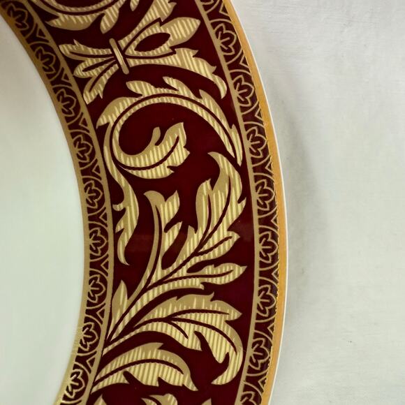 Royal Doulton NWT Set 2 Rare Tennyson 06132 Holiday Christmas 8" Salad Plate - Picture 5 of 5